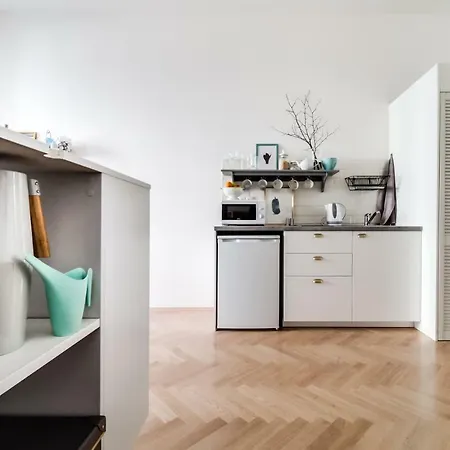 Trendy Local Apartment Prague Exterior photo