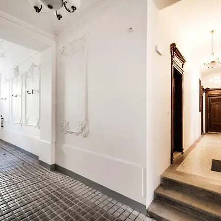 Trendy Local Apartment Prague Exterior photo